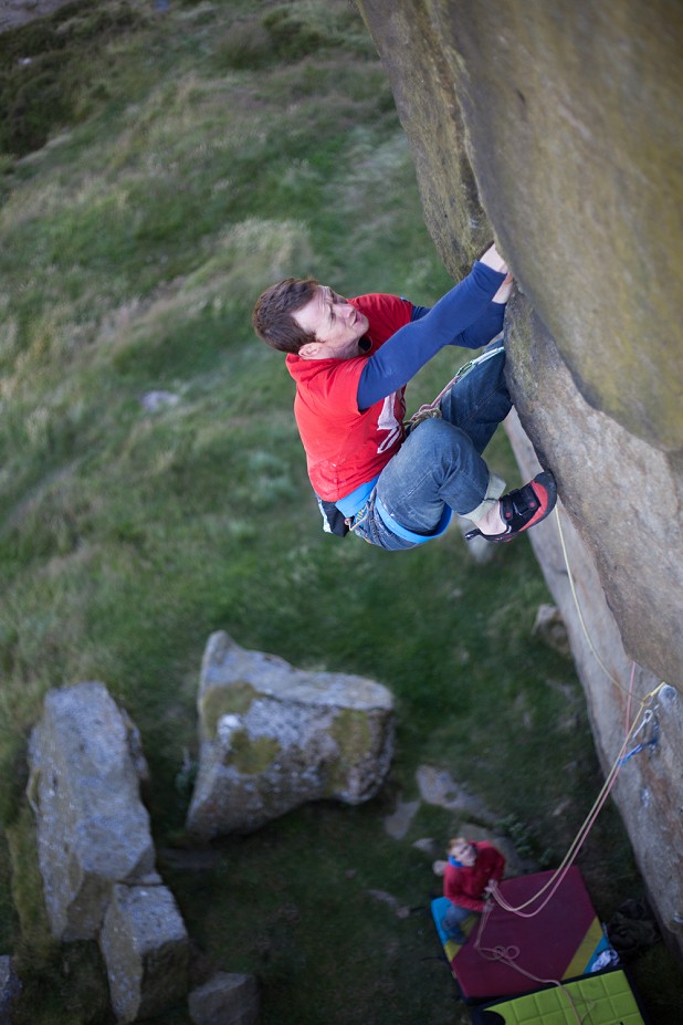 Stephen 'Fatboy' Horne out the frying pan and into the large crack fire  © Rob Greenwood - UKC
