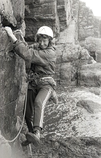 Barbara climbing at Gogarth in 1984.  © Mike Cambray