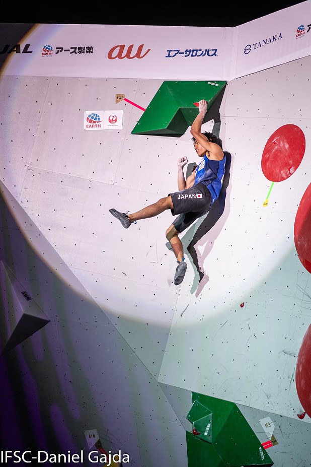 Tomoa Narasaki takes his second World Championship win.  © Daniel Gajda/IFSC