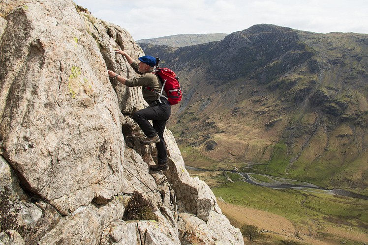 Stephen Goodwin enjoying the impeccable rock of Cam Crag Ridge  © Dan Bailey - UKHillwalking.com