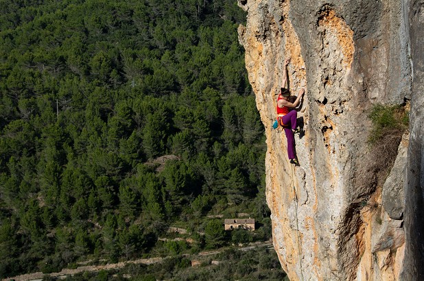 Natalie Berry climbing Octopussy (7a) on Ses Tret on Mallorca.  © UKC News