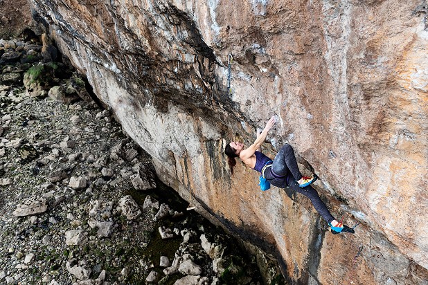 Emma Twyford makes the third ascent of The Big Bang 9a.  © Marc Langley