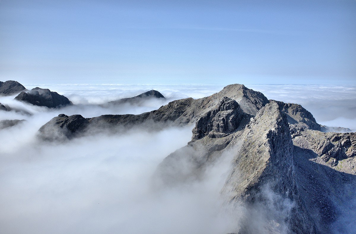 Inversion on the ridge  © Morten Hansen