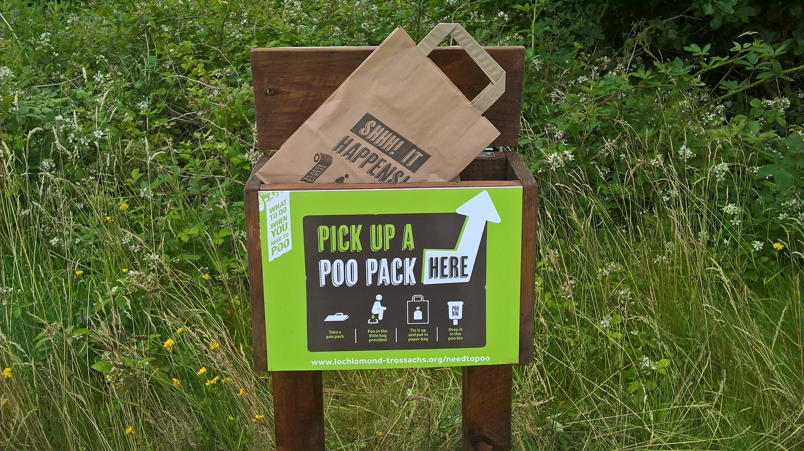 Poo pack box at Loch Lomond.  © Loch Lomond & The Trossachs National Park