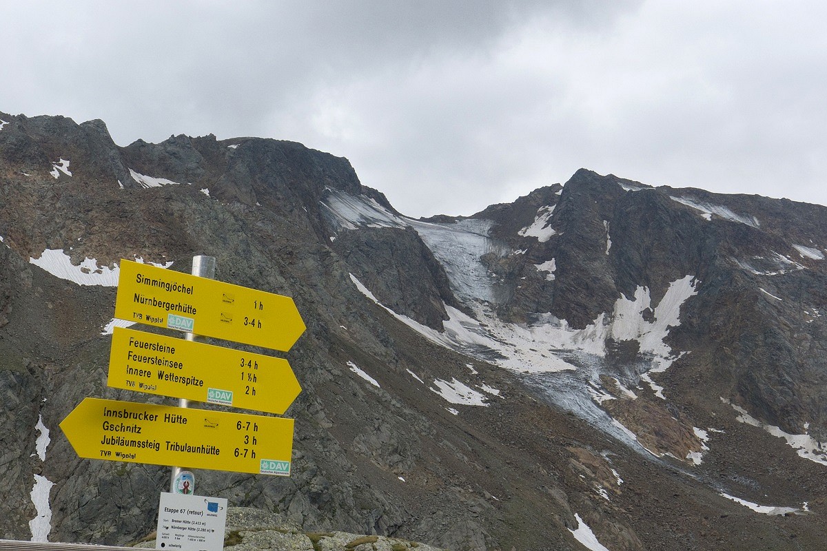 Who wants to navigate? Signposts adorn every pass and trail junction  © Ronald Turnbull