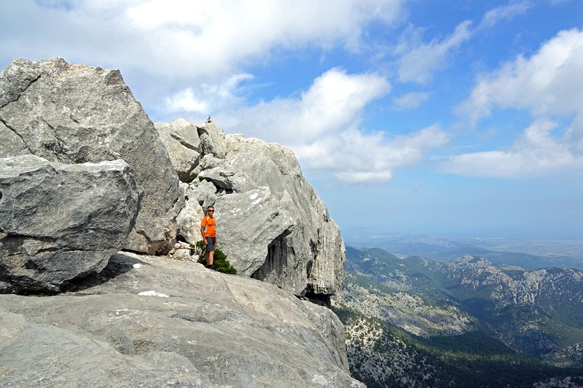 Puig de n’Ali, a boulder-capped mountain in Mallorca  © Paddy Dillon