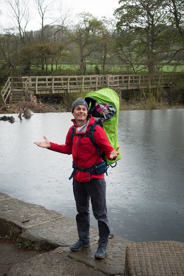 The rain cover isn't included as standard, although it would be nice if it was  © UKC Gear