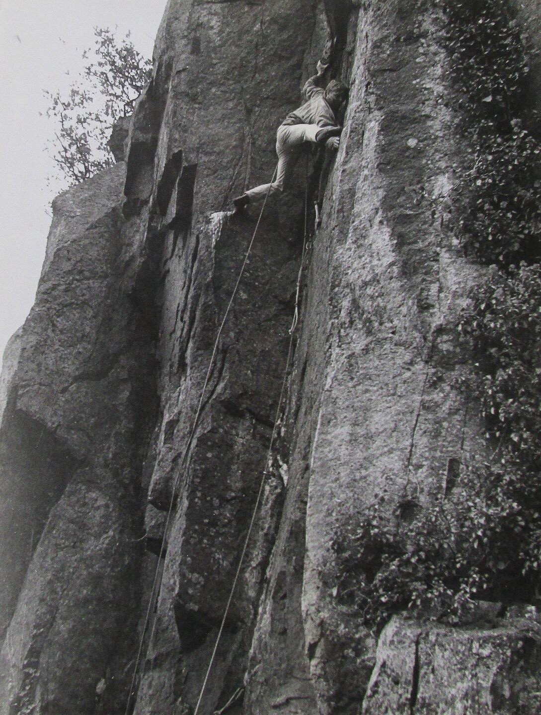 Pete Crew on the first ascent of Zukator  © Ken Wilson Collection