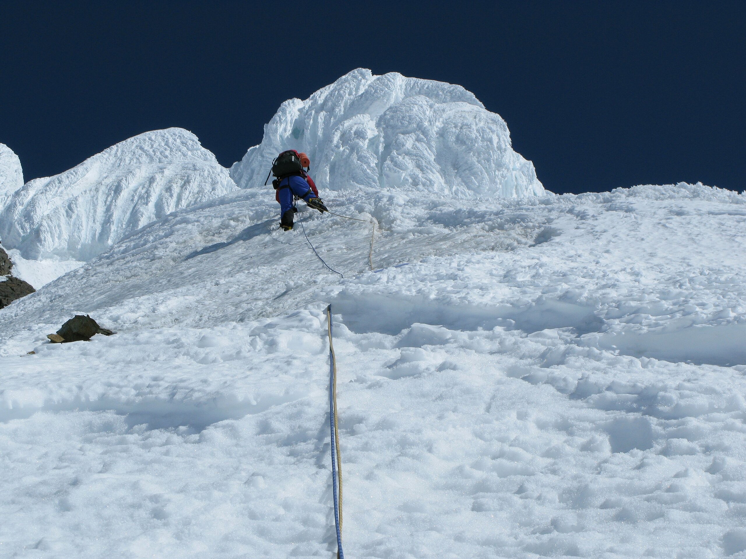 Climbing partner Paul Schweizer on Mount Vancouver, Wrangell-St Elias Range, Alaskan-Yukon border.  © Simon Yates