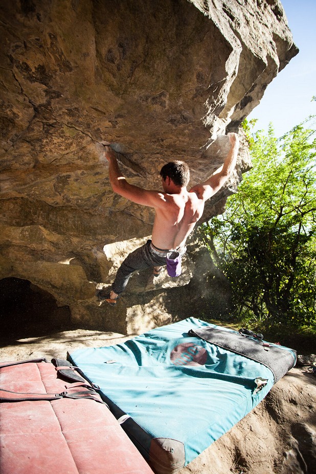 Pat Hill throwing laps on Tom's Roof  © Rob Greenwood - UKC