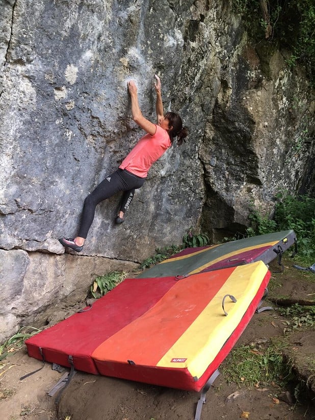 Emma Flaherty using the Alpkit Project  © Andy Banks