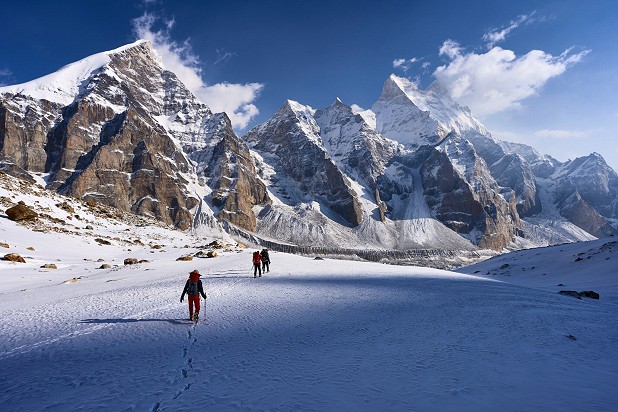 Amongst the giants of the Garhwal Himalaya. Crossing the Kirti Bamak glacier below Meru and Shivling.  © Hamish Frost