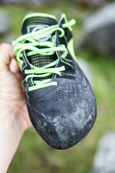 Plenty of rubber around the toe, ideal for jamming cracks and toe hooks  © UKC Gear