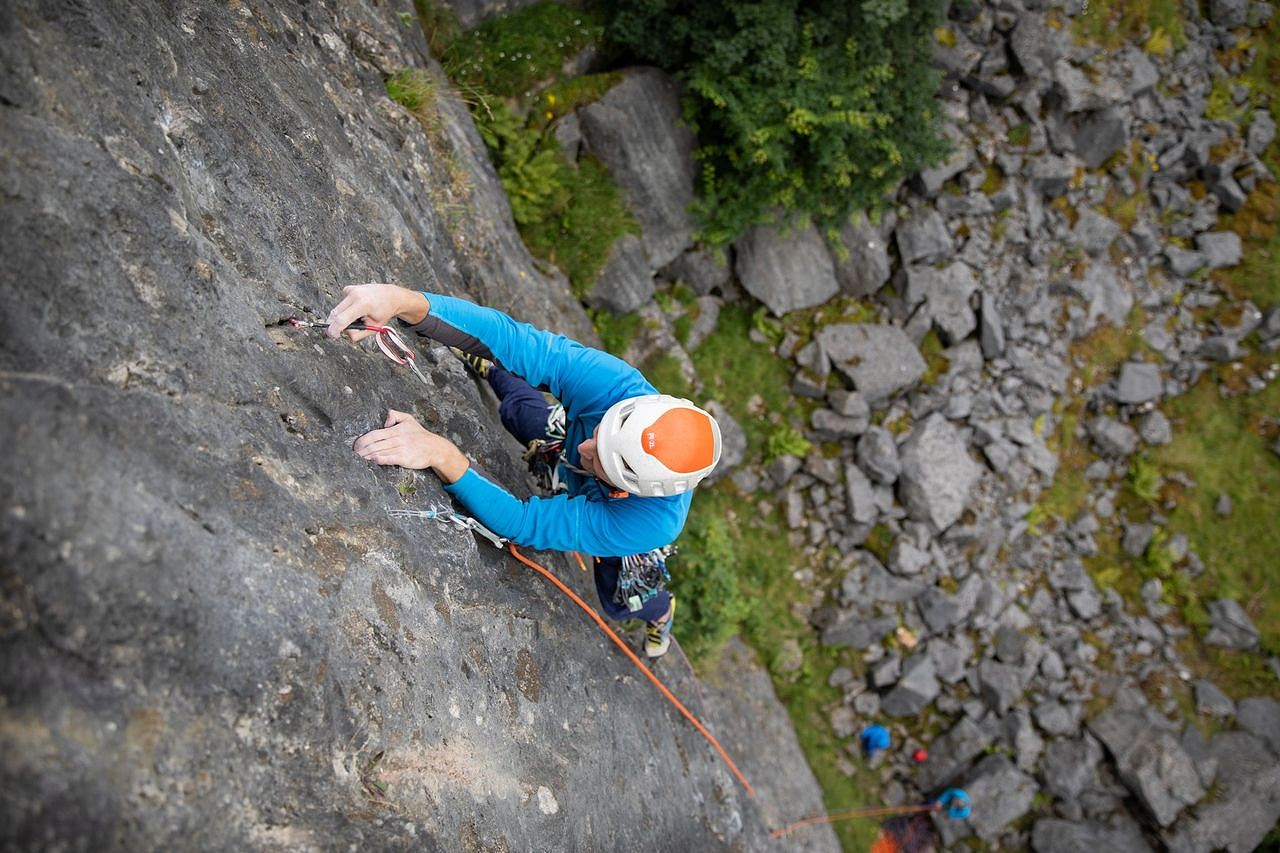 Theo Moore placing the DMM Dragonfly  © UKC Gear