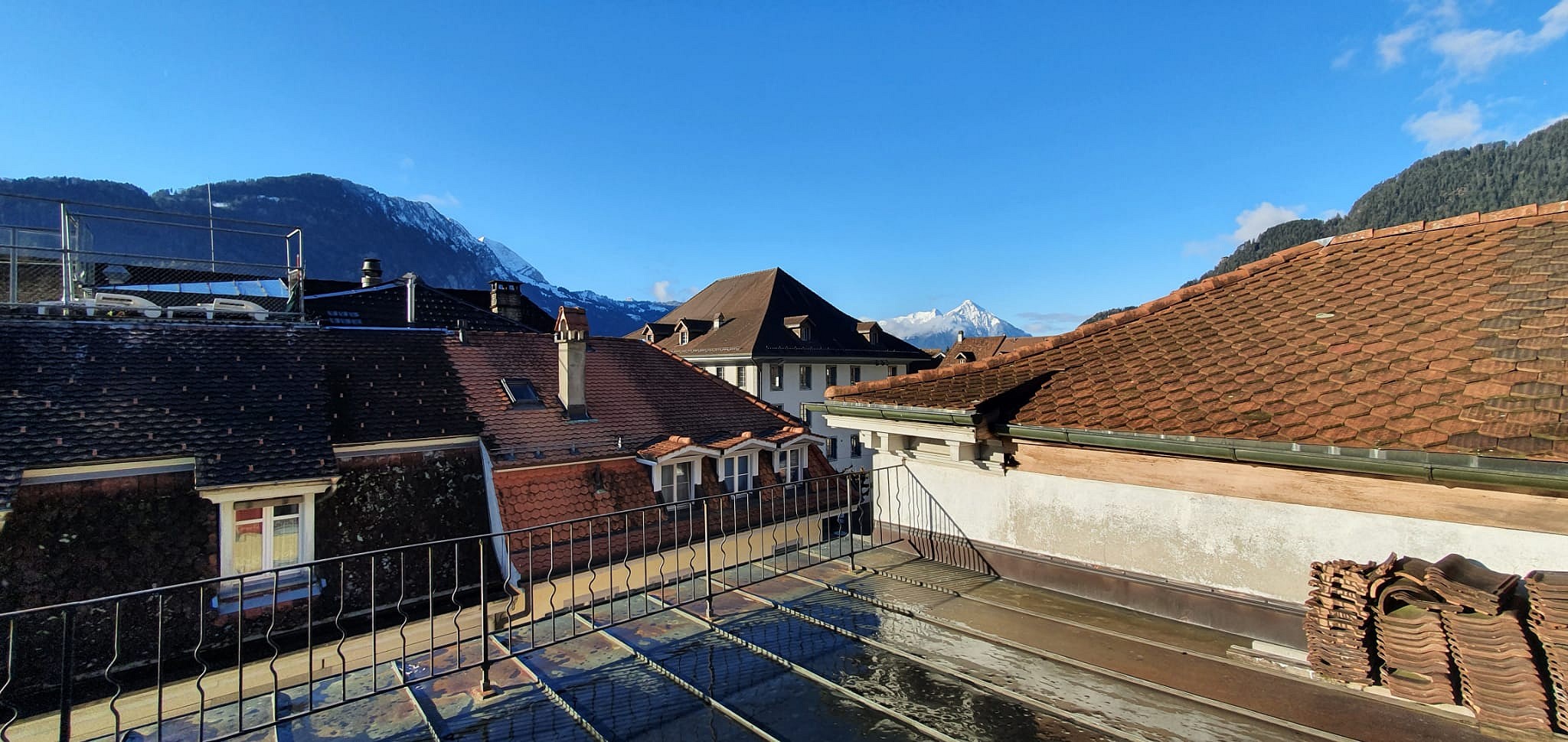 Interlaken apartment let - rooftop  © gecko115