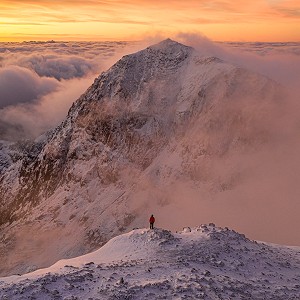 Snowdon massif sunrise. winter 2019. Garnedd Ugain solo wild camp.   © Ciz.explores