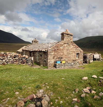 Burnmouth Cottage is a brilliant wee bothy  © Geoff Allan