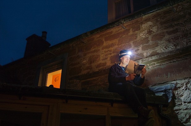 Perhaps it doesn't count if you're using a headtorch  © Ronald Turnbull