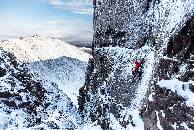 Callum Johnson Committed to the crux of the Flying Fox  © Marc Langley