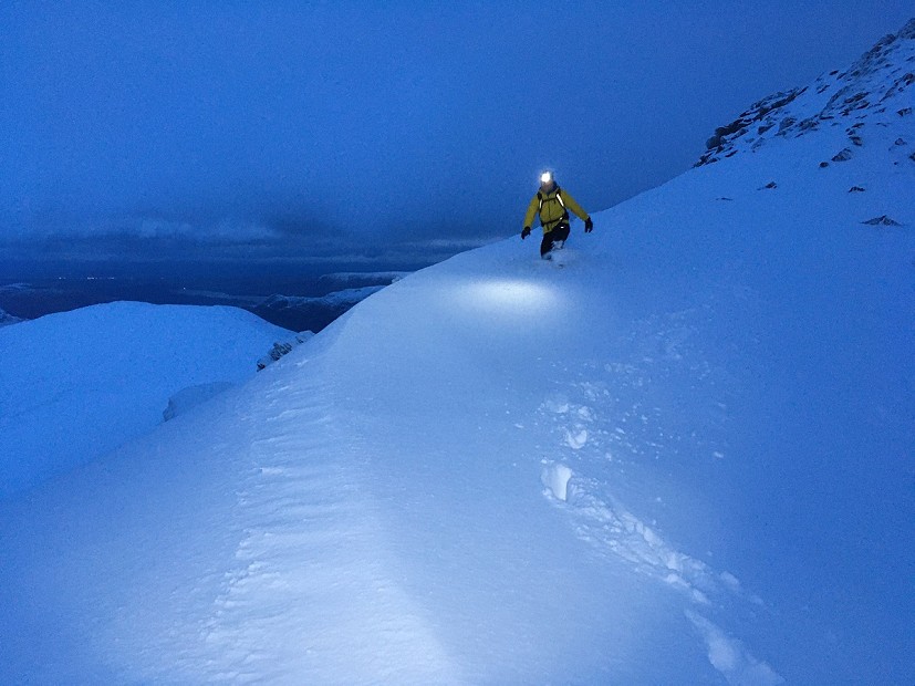 Deep snow and darkness on the way - did you bank on these factors when estimating your timings?  © Charlie Sproson - Mountain Run