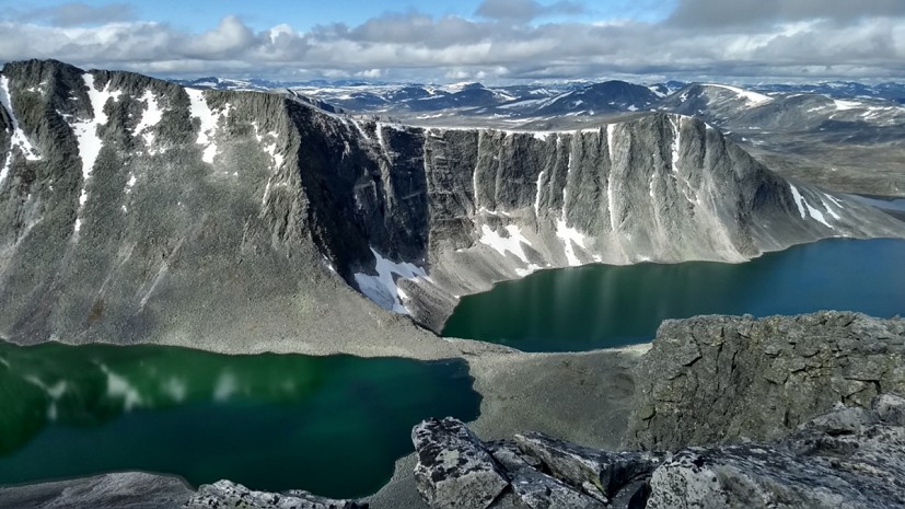 Glacial lakes on Snøhettas northern slopes  © Ute Koninx