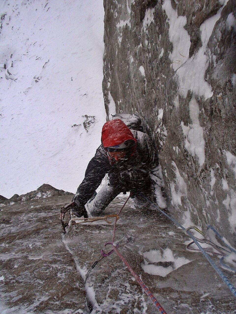 Nick seconding Tim Neill on pitch 2 (of 6!!) of Central Route (VII,7), Llech Du  © Tim Neill