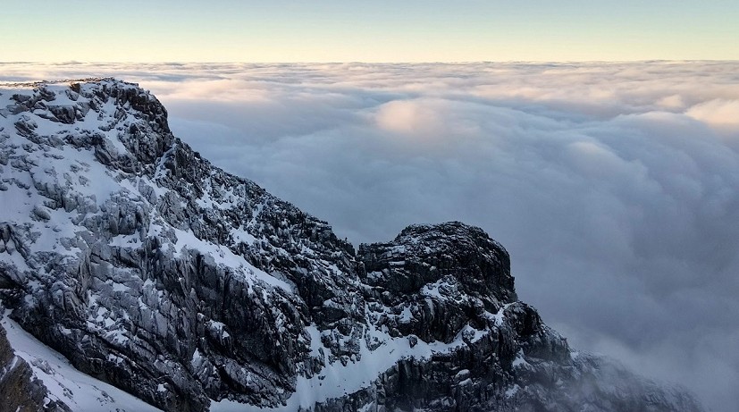 Tower Ridge above a sea of cloud  © Toby Archer