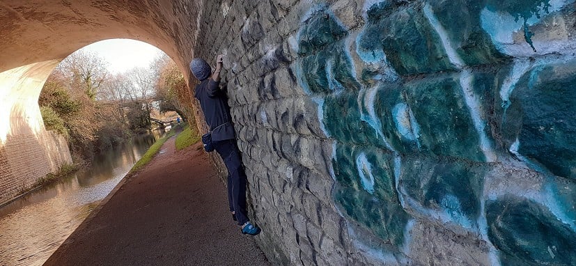 Graffiti obscures the holds.  © Jules McKim