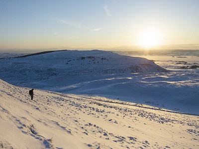 Looking over to Bishop Hill from a wintry West Lomond  © Dan Bailey - UKHillwalking.com