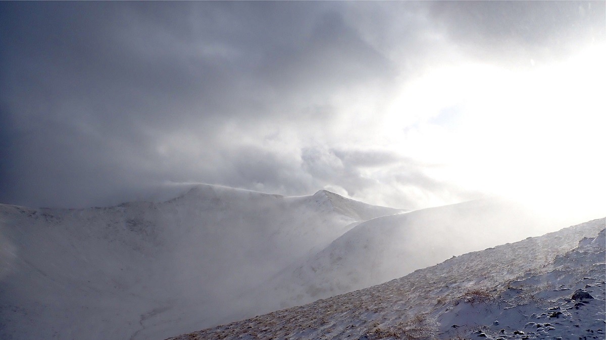 Winter wind and spindrift on Helvellyn   © Nick Brown