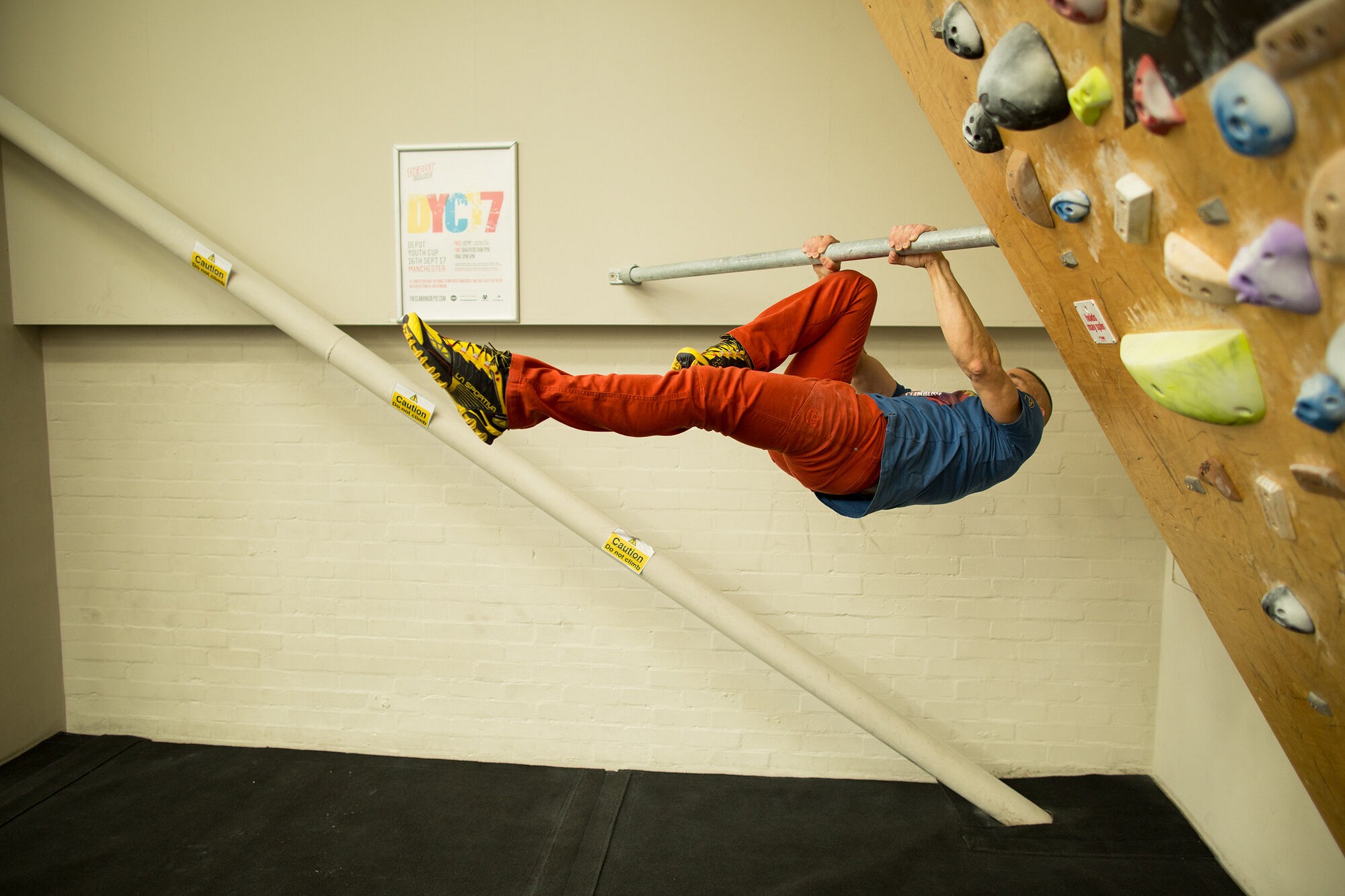 Front-lever  © Nick Brown - UKC