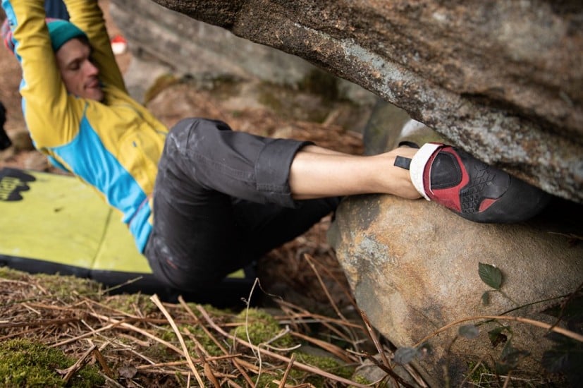 Rubber everywhere: top, sides, back and front (and no, I'm not sitting on my bouldering mat)  © UKC Gear