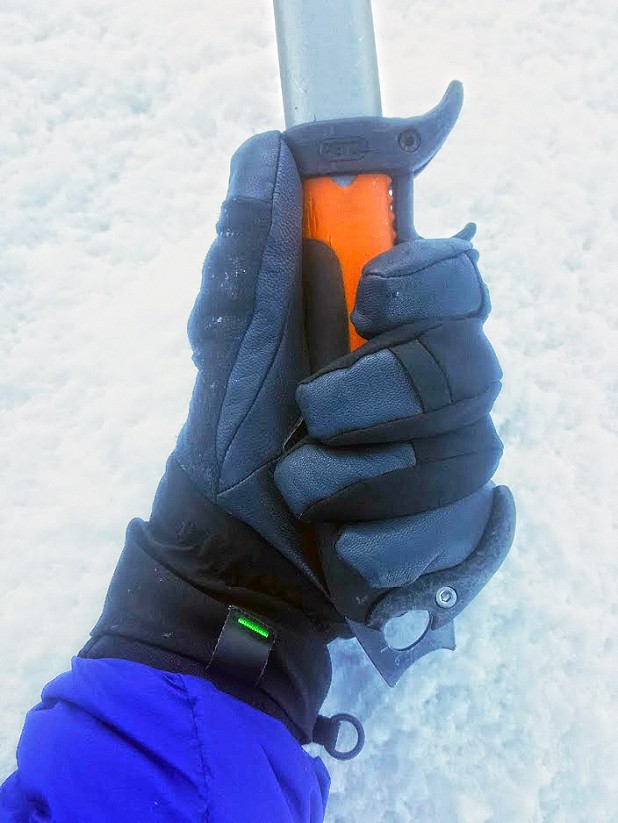 Both gloves have a lovely pre-curved fit for easier tool handling  © Dave Saunders