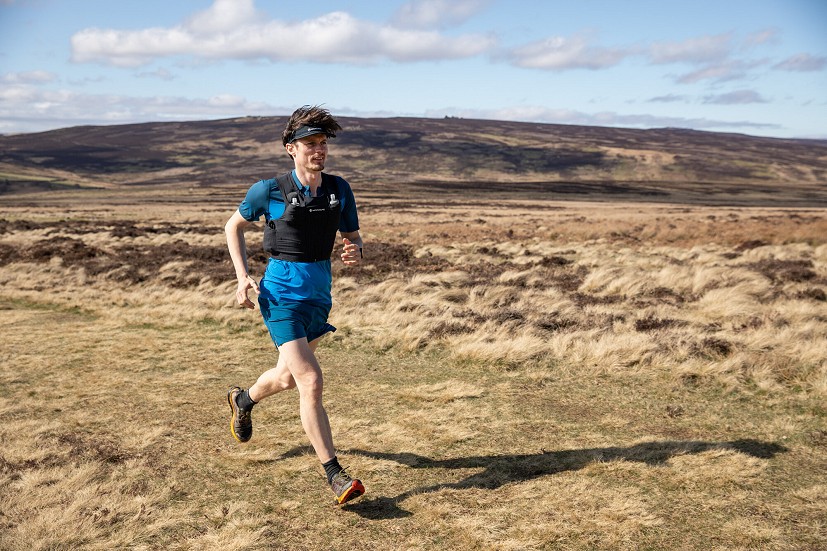 Running up towards Stanage wearing the Gecko Ultra V+   © UKC Gear