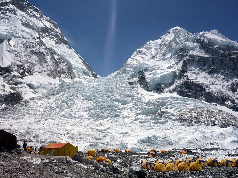 The Khumbu icefall.  © Mark Horrell