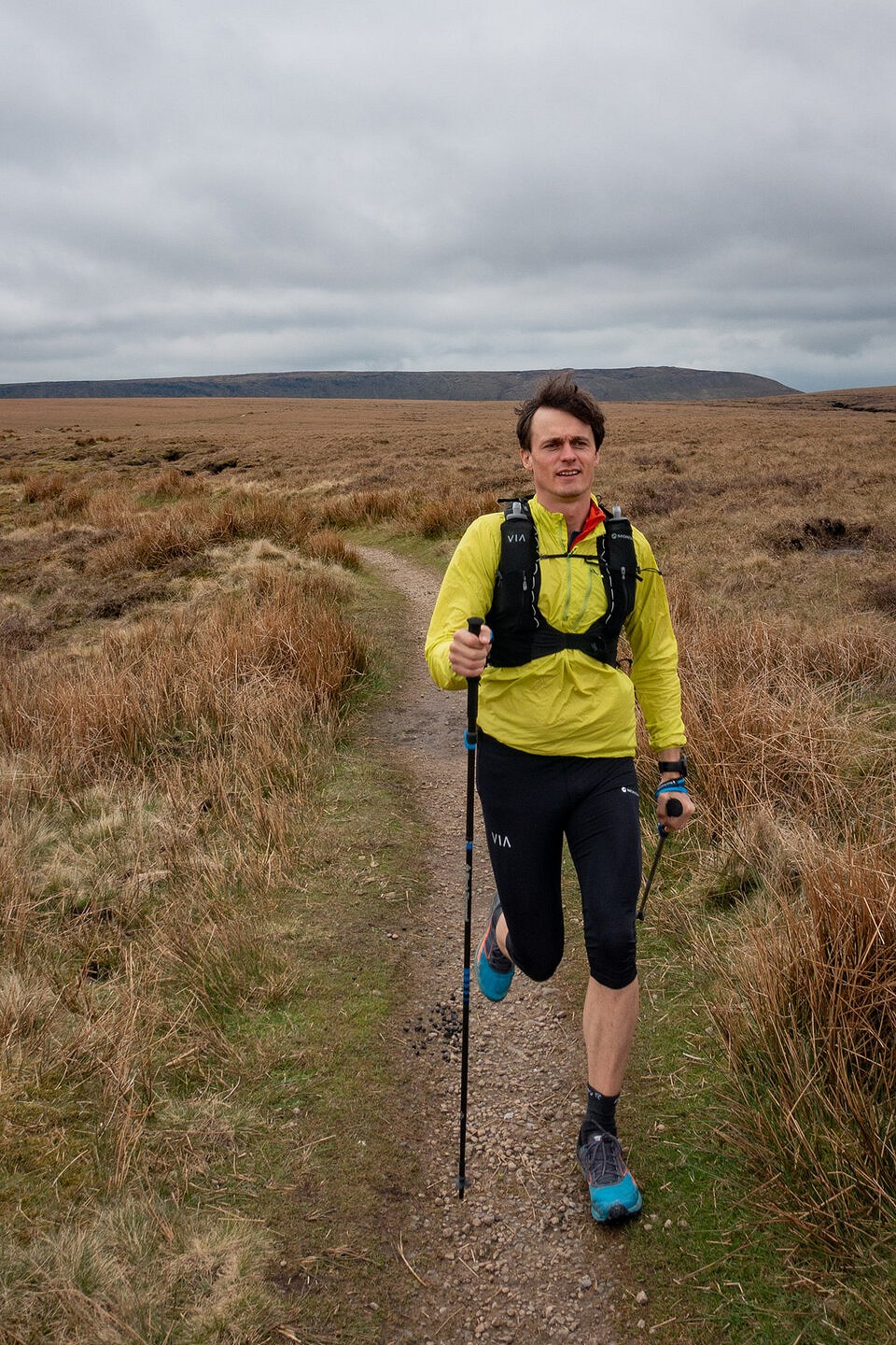 The new Featherlite Smock in use during a training run along the Pennine Way in 2021  © UKC Gear