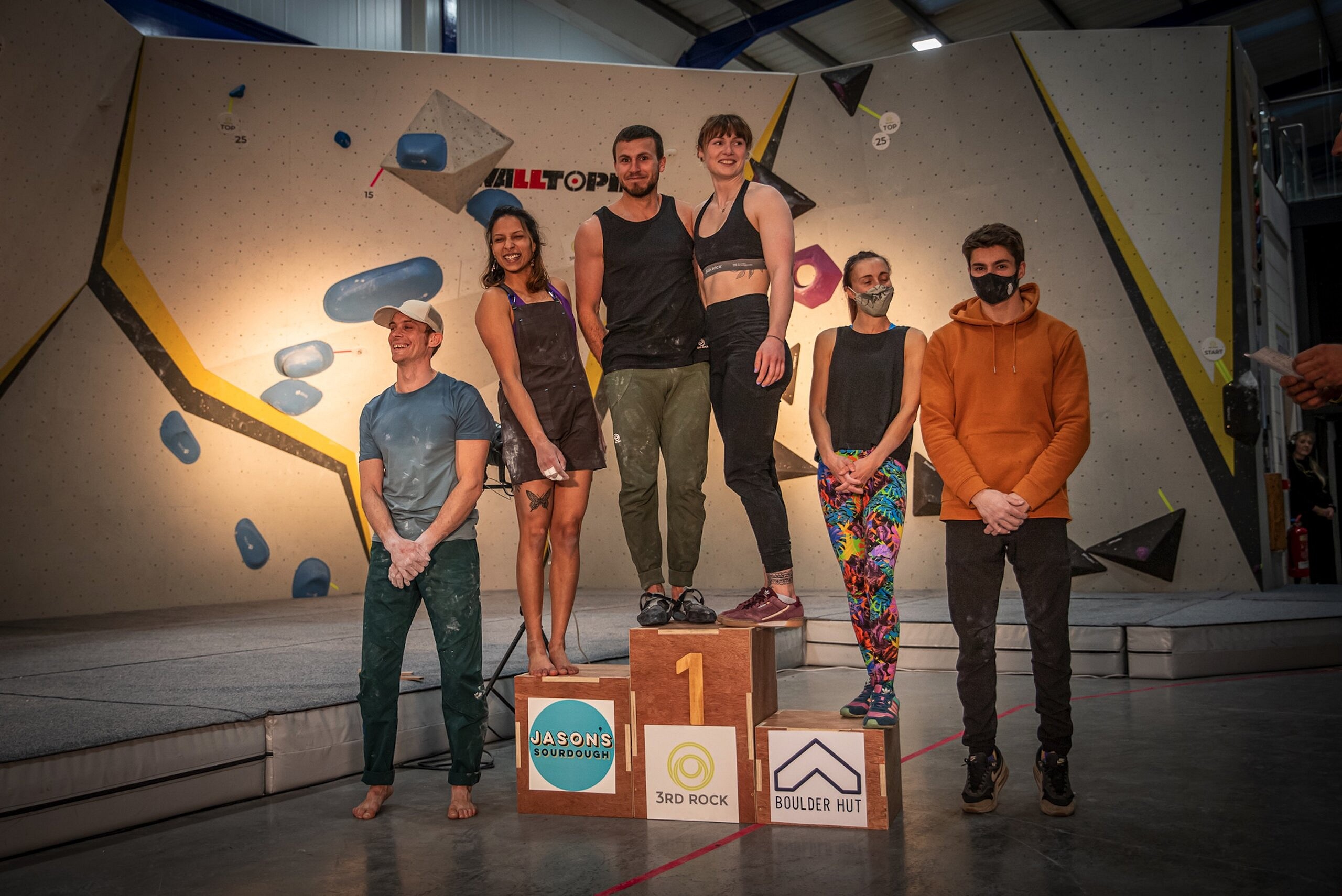 Left to right: Mikey Celeverdon, Ayeesha Khan, James Taylor, Rachel Carr, Holly Rees and Billy Ridal  © 3RD ROCK
