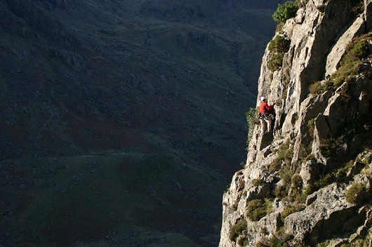 Matt leading up Flying Buttress (VDiff) on a sunny November afternoon  © Wangy