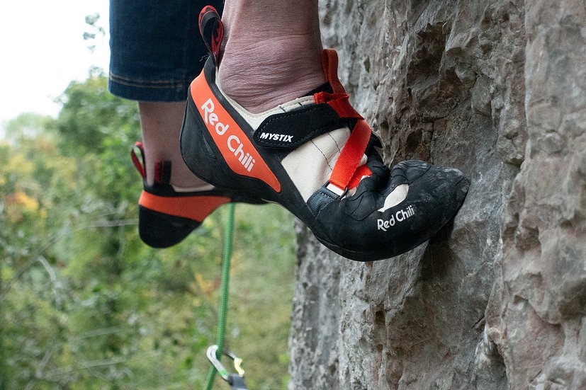 The Z-strap fastening system gives efficient closure but lacks a little in flexibility.  © UKC Gear