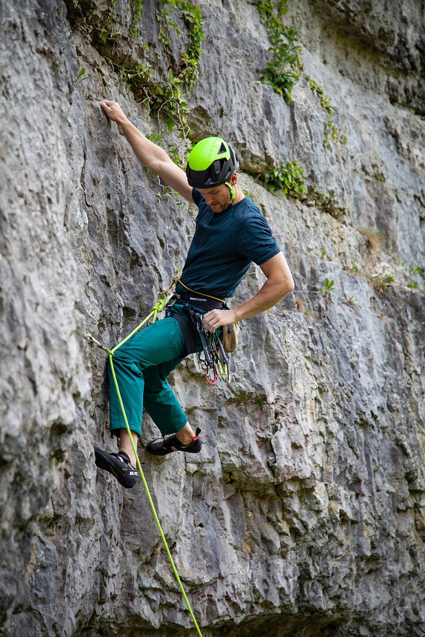 The quickdraws sit nicely on the harness and the loops are large enough that they're easy to get off  © UKC Gear