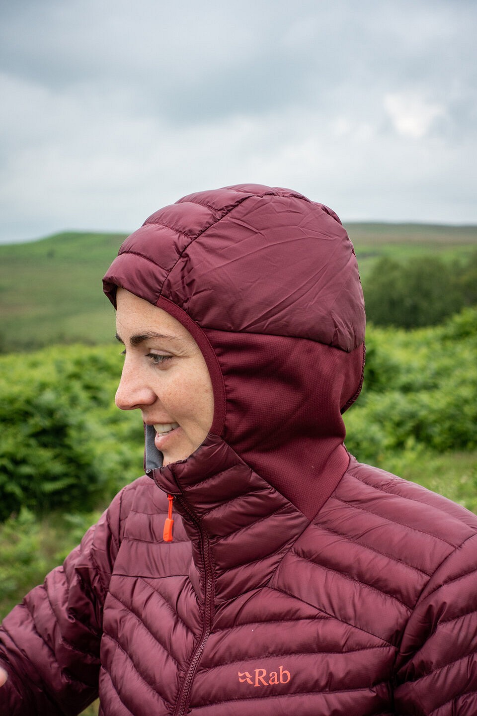 With a snug fit around the face  © UKC Gear