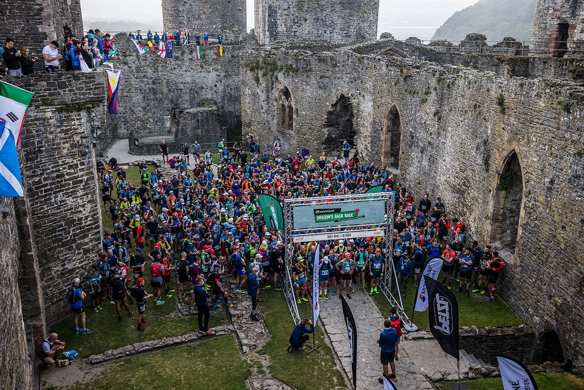 The 367 competitors line up for the start of the 2021 Montane Dragon's Back Race  © No Limits Photography