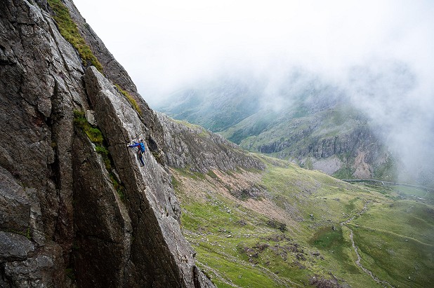 Anna Taylor enduring bad weather on the Classic Rock round  © Marc Langley