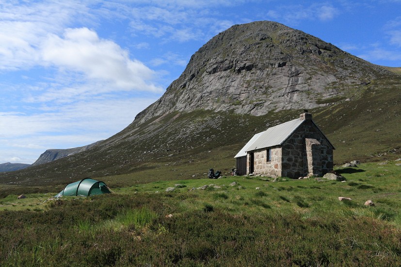 If the bothy's busy (this one, Corrour, is often full to capacity) then you may prefer to sleep outside  © Dan Bailey