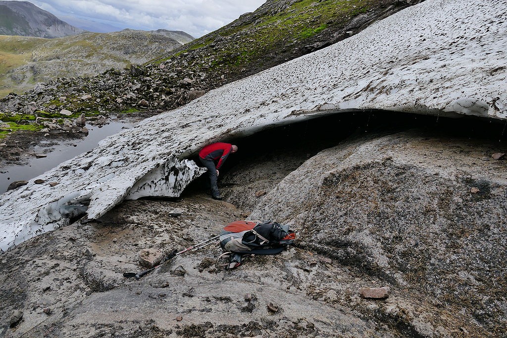 Inspecting underneath a large patch at Aonach Mor.  © Iain Cameron