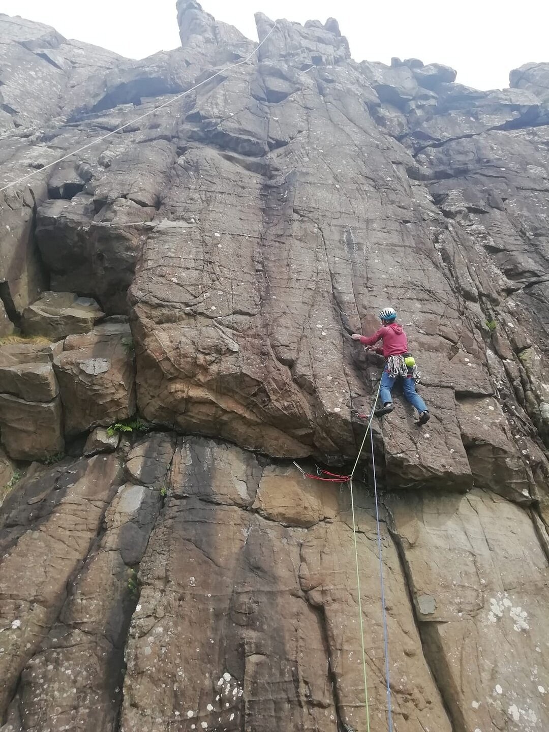 Andy Moles on the FA of Rogues Wall E5 6a  © Tom Wild