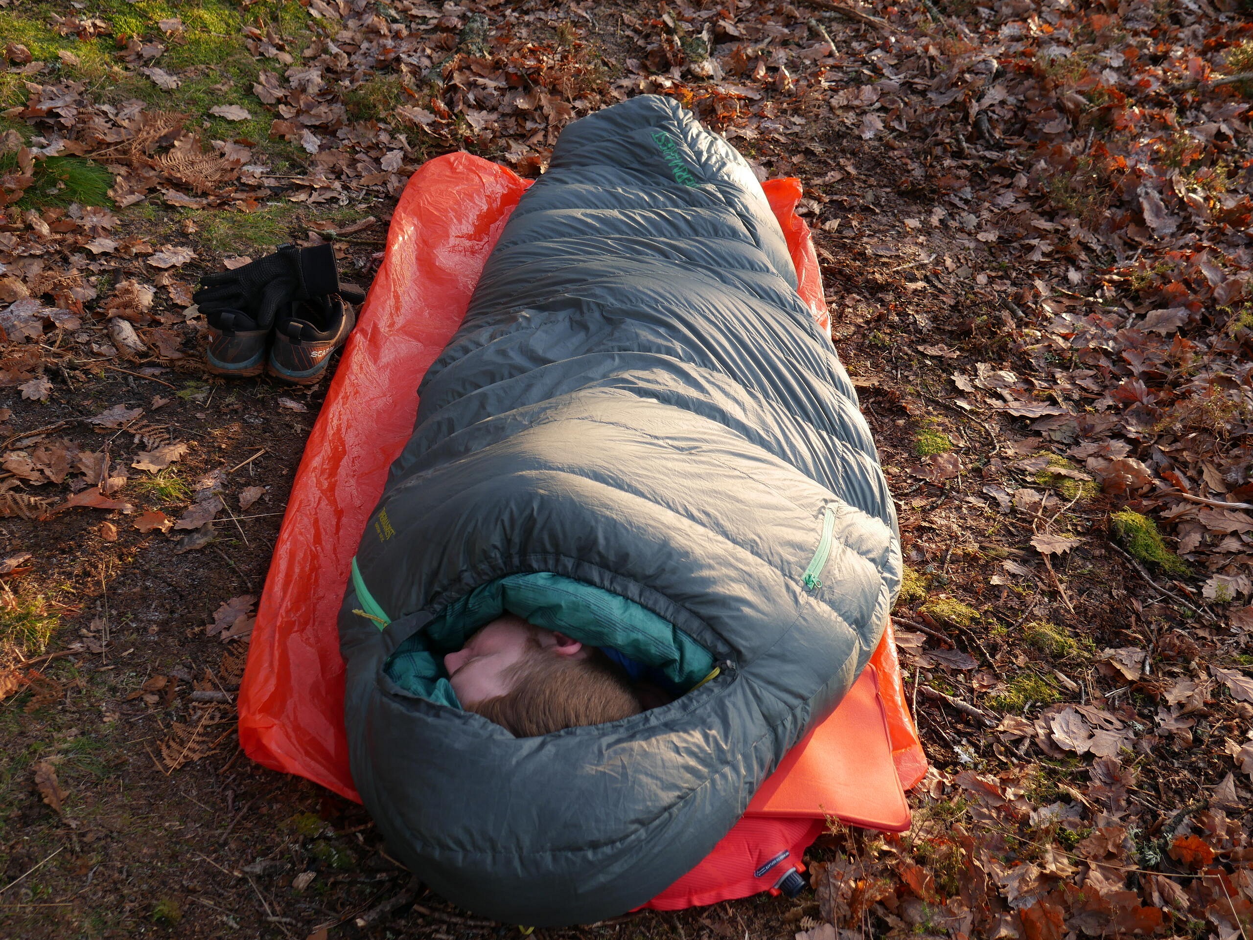 The wide construction gives enough space for side sleepers  © UKC Gear