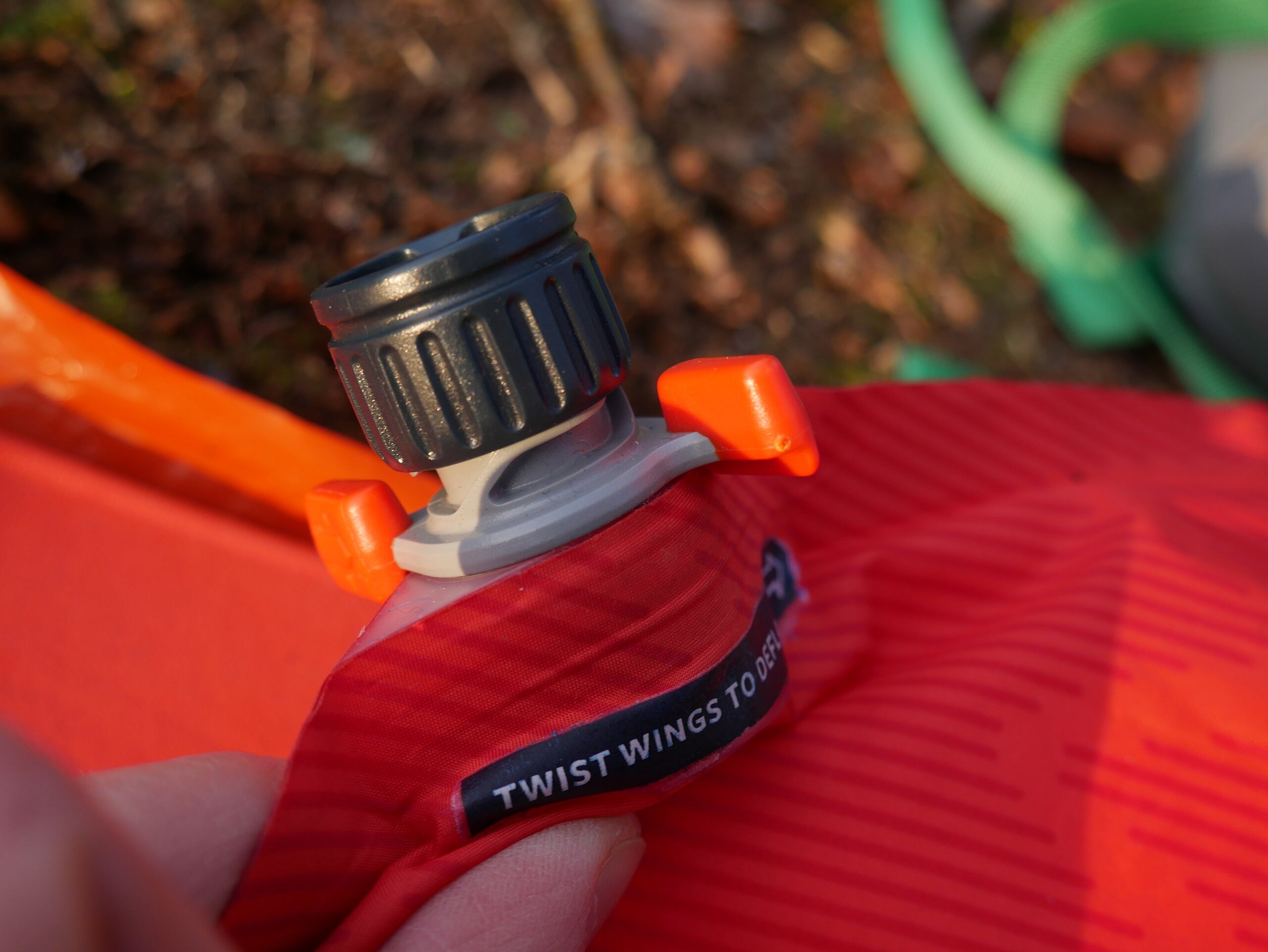 Robust and easy to use wing-lock valve  © UKC Gear