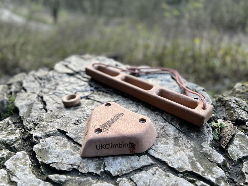 The fingerboard, hold and mono trainer  © UKC Gear