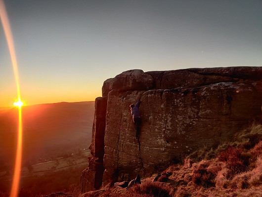 Sunset ascent of Dog-Leg Crack  © Connor Nunns